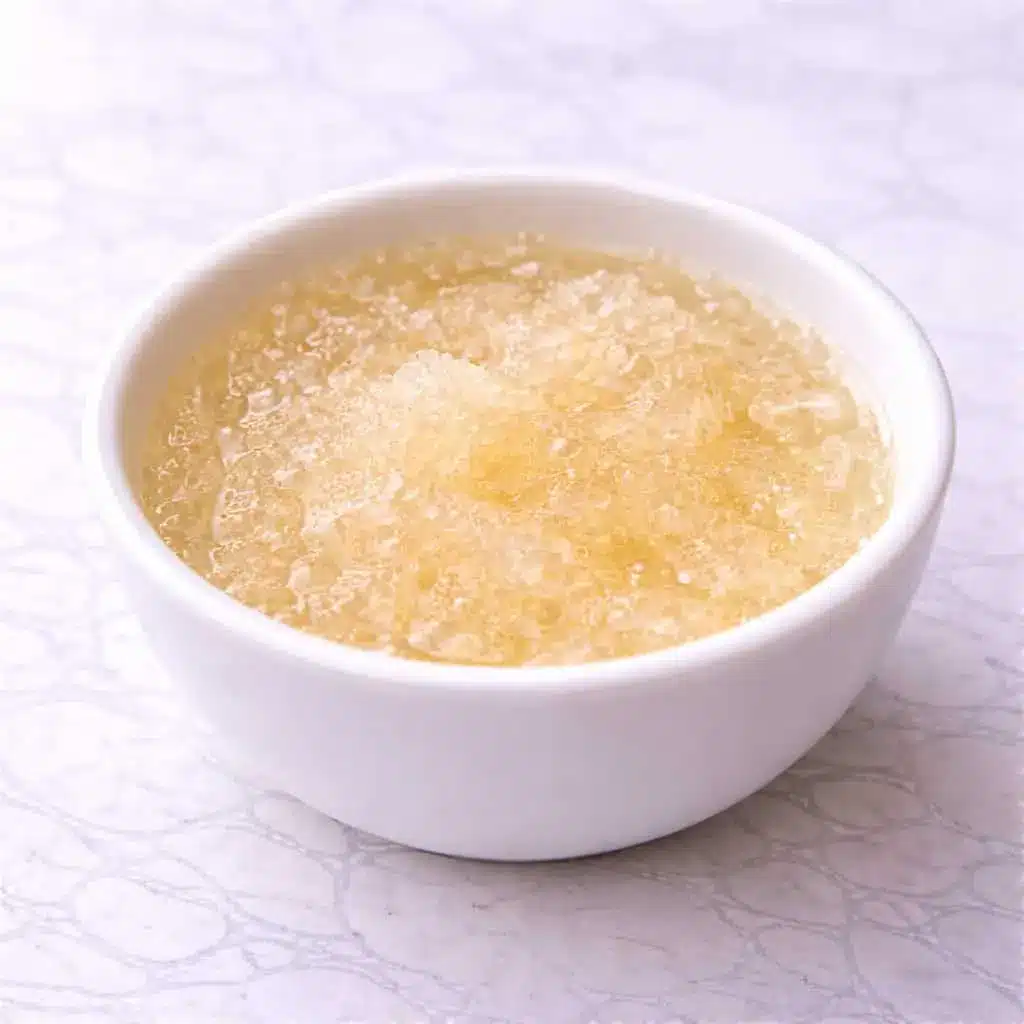 Kelly Clarkson Jello Recipe in clear glass bowl