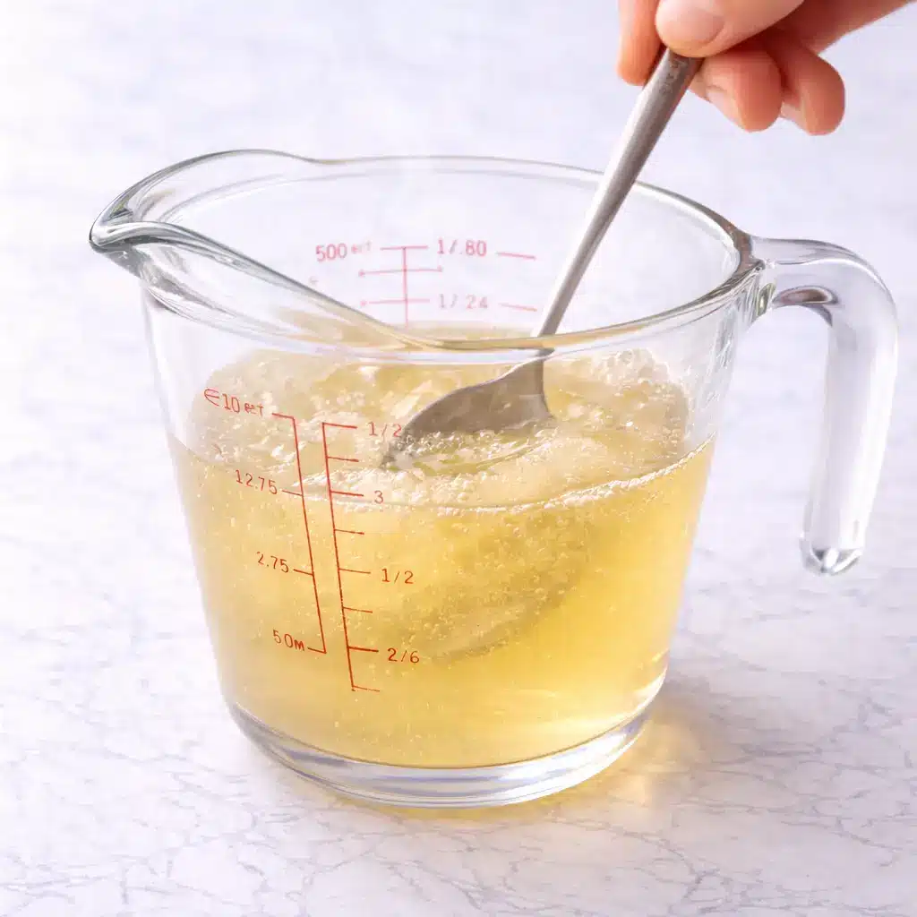 Kelly Clarkson Jello Recipe in clear glass bowl